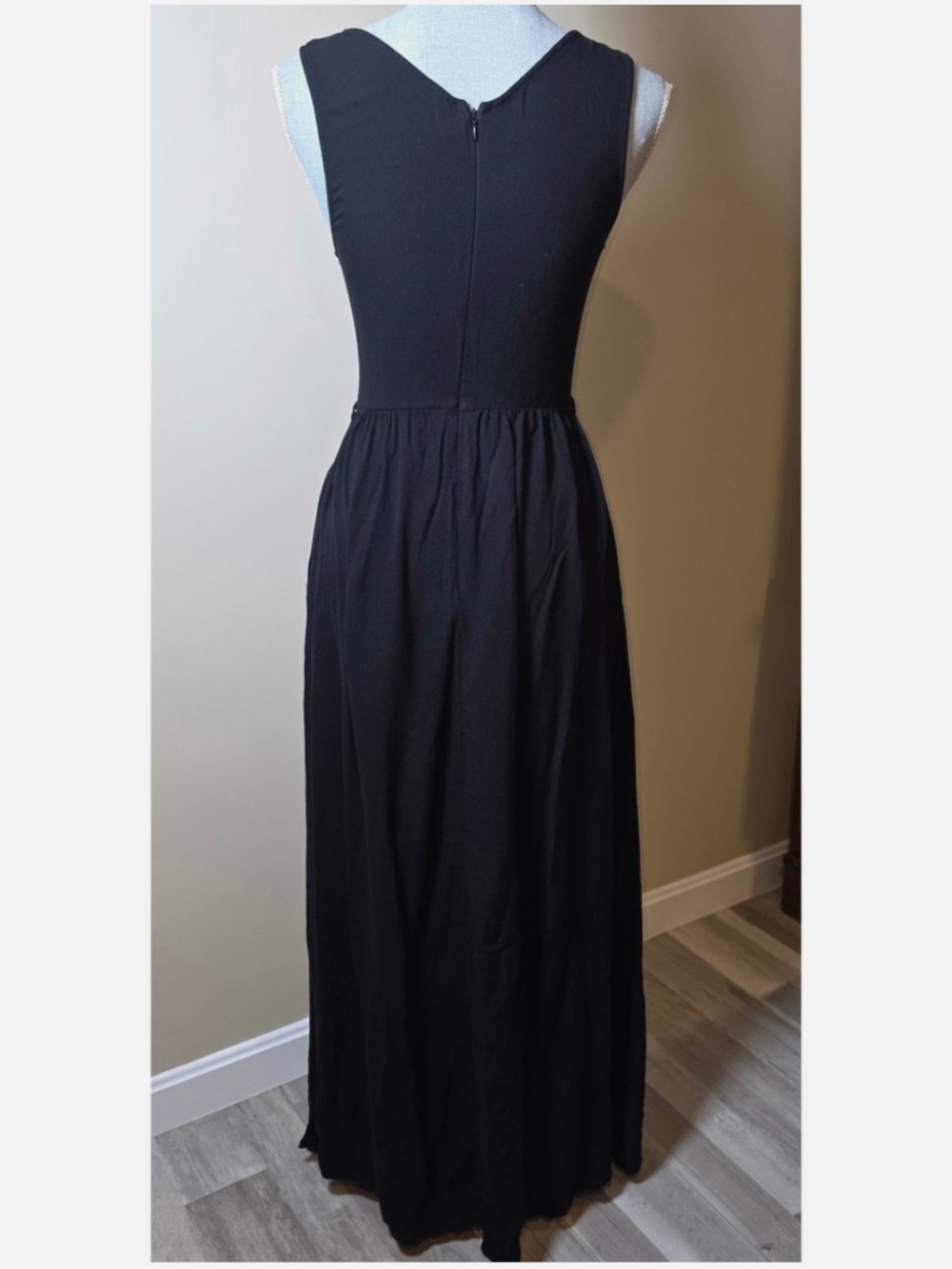 Young fabulous and broke black maxi dress side, slit size medium - Picture 3 of 11